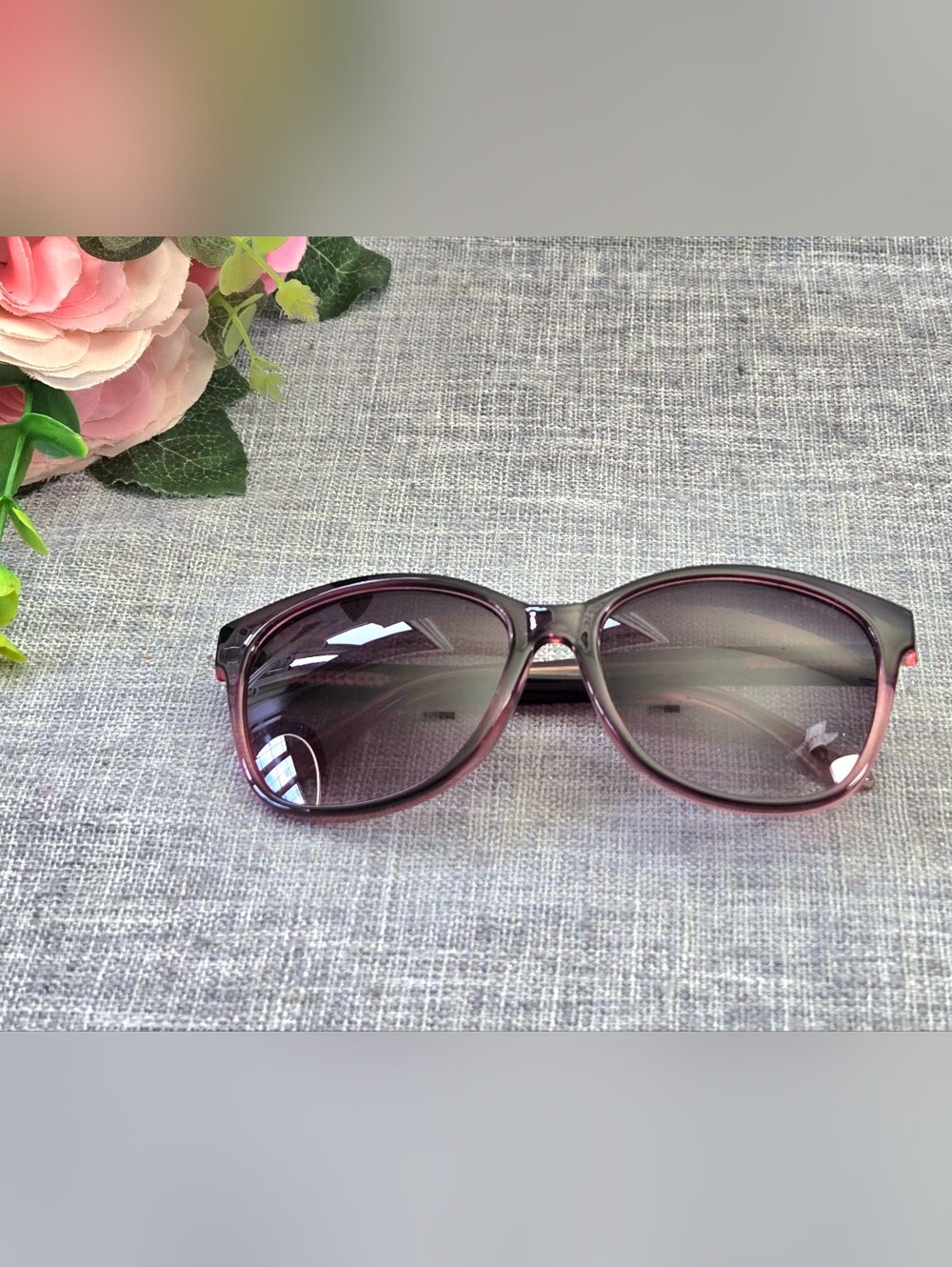 2Sisters Eyewear Jean Sunglasses Crystal Purple Gradient Lens Round Cat Eye